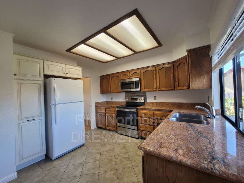 Fairfield House: 3552 Larchmont Court