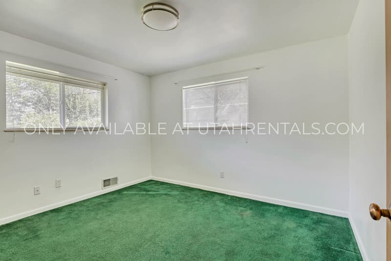 Provo House: 299 E 3200 N