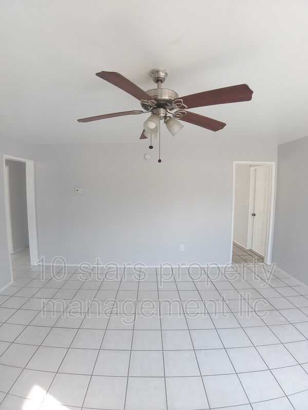 Saint Petersburg House: 4014 4th Avenue South