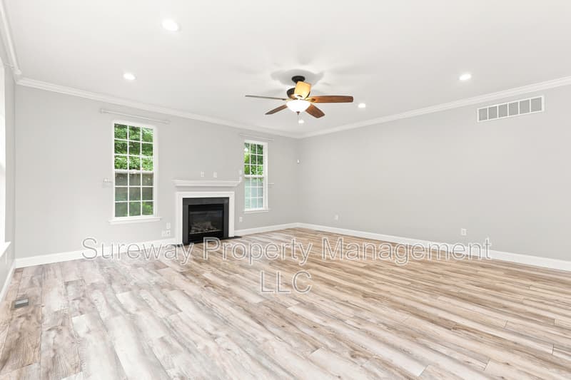 Pemberton House: 13 Grist Mill Ct