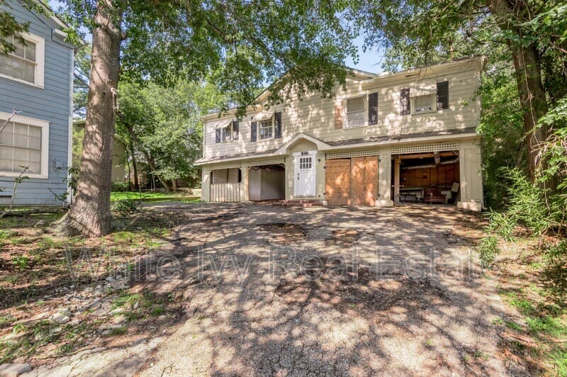 Huntsville Condo: 811 Sam Houston