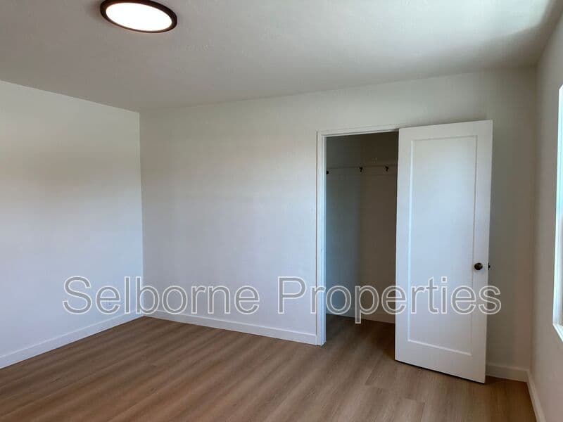 Kensington House: 369 Colusa Avenue