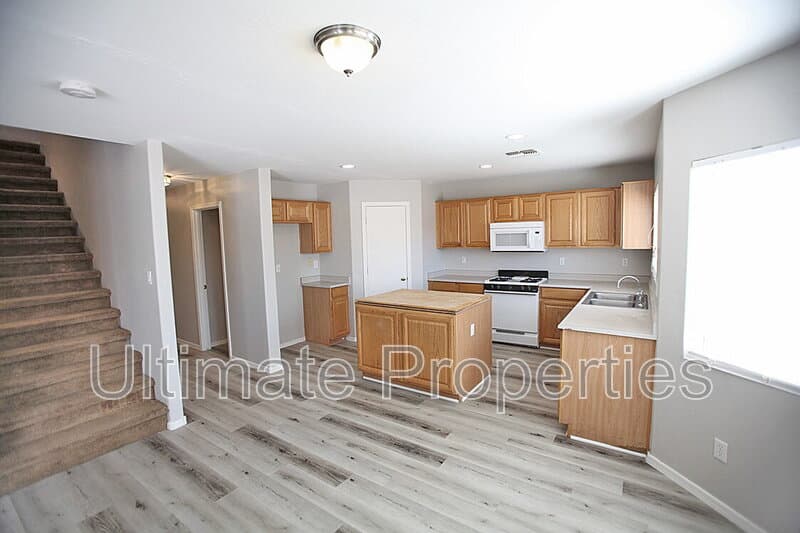 El Mirage House: 12413 W Willow Ave