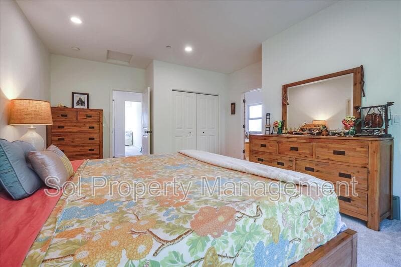 Santa Cruz House: 3370 Houts Drive