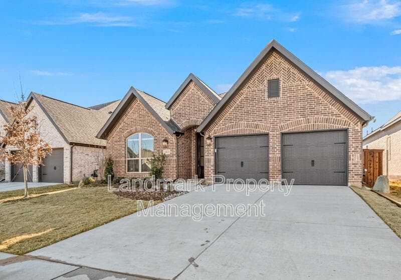 Mansfield House: 1822 Buckeye Lane