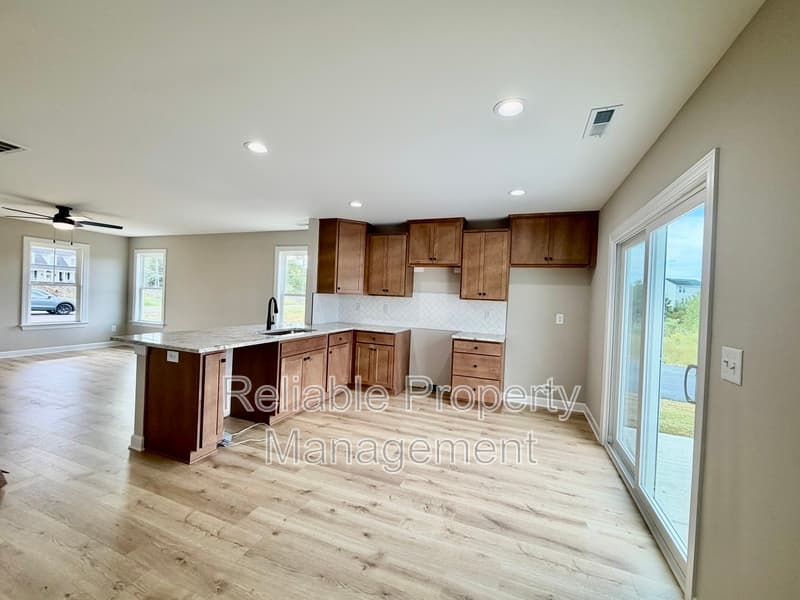 Pine Level Townhome: 428 W Main St
