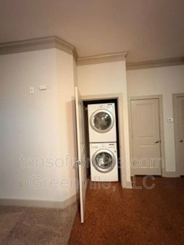 Greenville Condo: 98 E. McBee Ave.