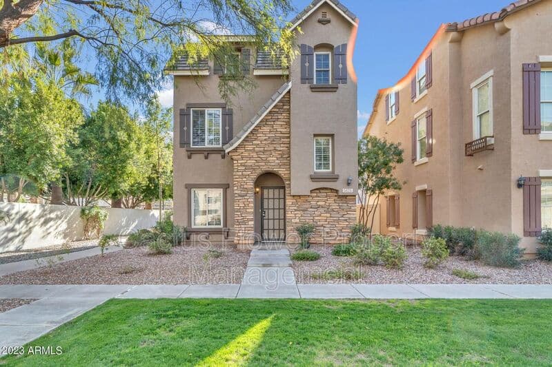 Phoenix House: 5625 S 21st Pl