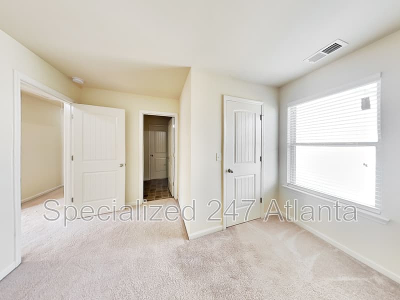 Lawrenceville House: 1324 Little Hampton Dr