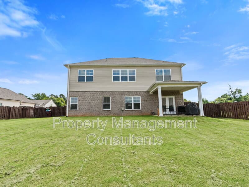 Athens House: 14735 Commonwealth Drive