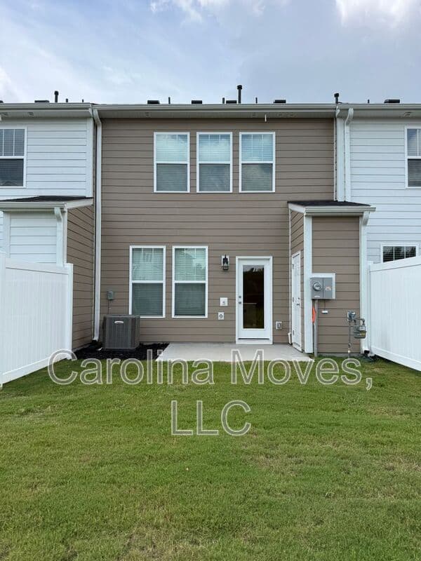Fountain Inn Townhome: 508 Round Rock Way