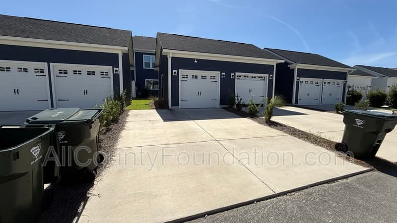Summerville House: 612 Southview Lane