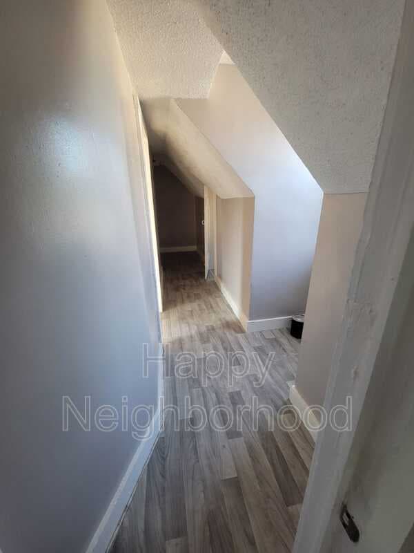 Middletown House: 46 Green StreetUnit 2B