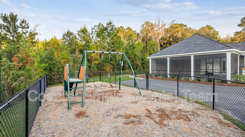 Richmond Hill House: 41 Gypsea Lane