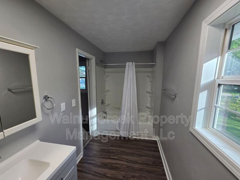Elyria Condo: 41547 Elmwood St