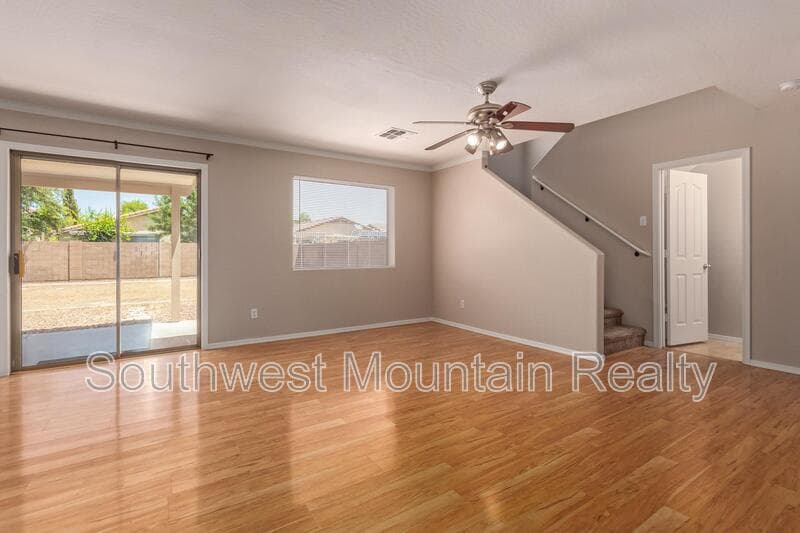 Maricopa House: 44856 W Paitilla Lane