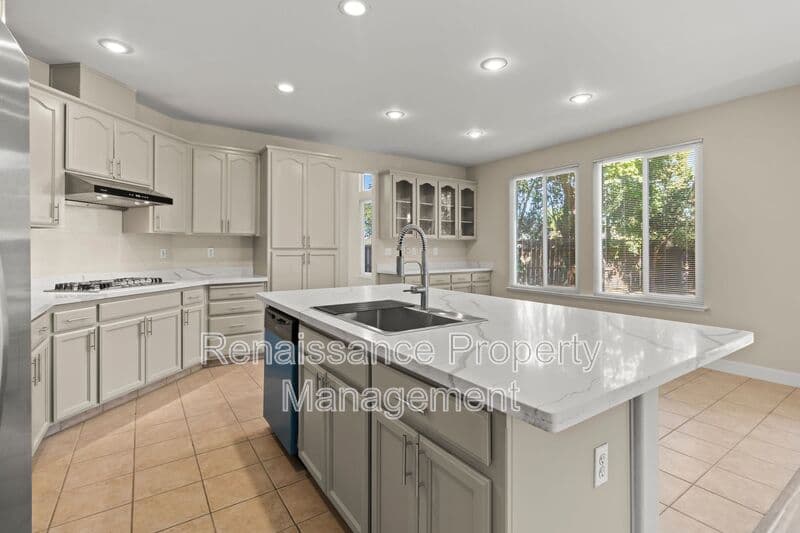 Manteca House: 1618 Matterhorn St.