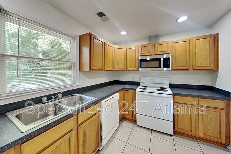 Atlanta House: 232 Chappell Rd NW