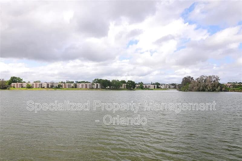 Altamonte Springs Townhome: 685 Scarlet Oak Cir