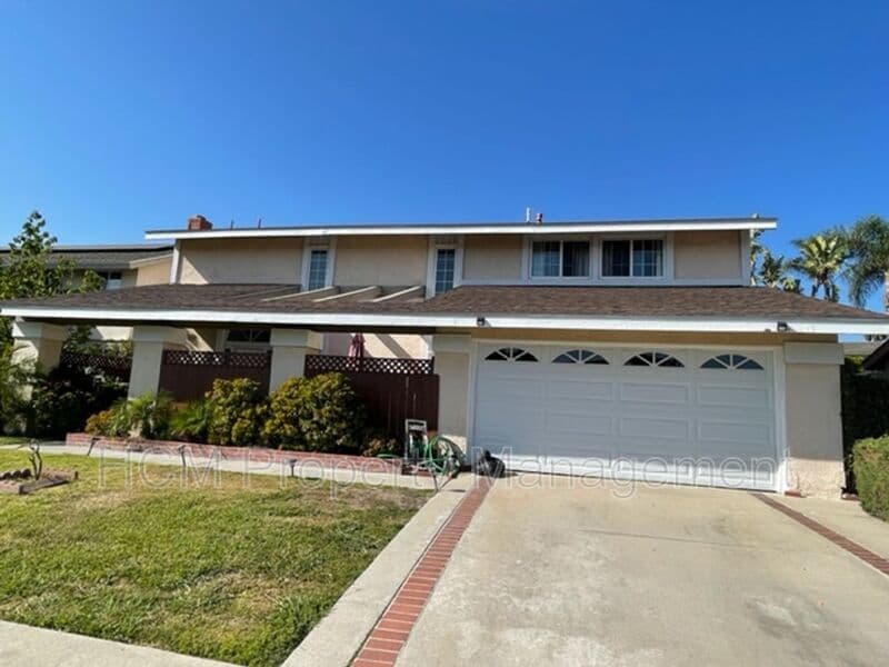 Irvine House: 3651 Claremont St