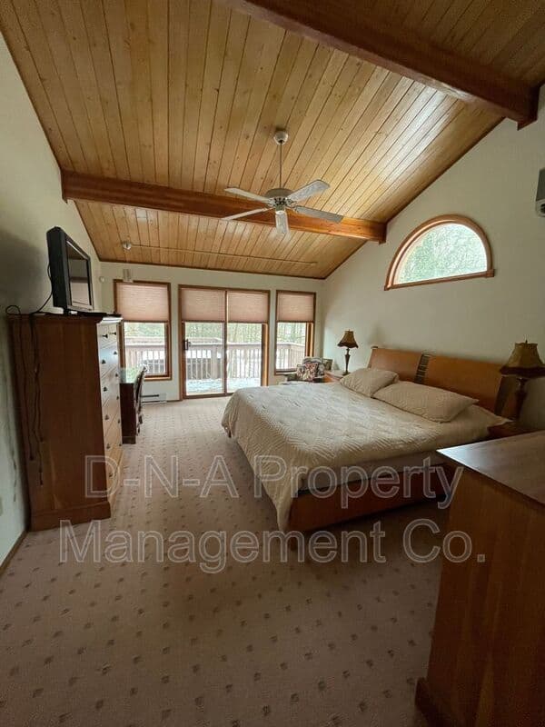 Cresco House: 3530 Spruce Cabin Road