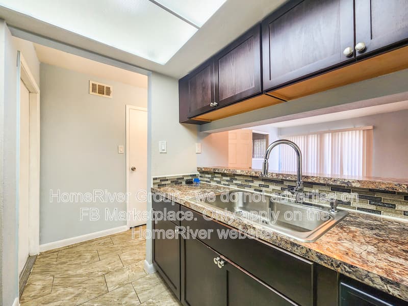Houston Condo: 2820 S Bartell Dr