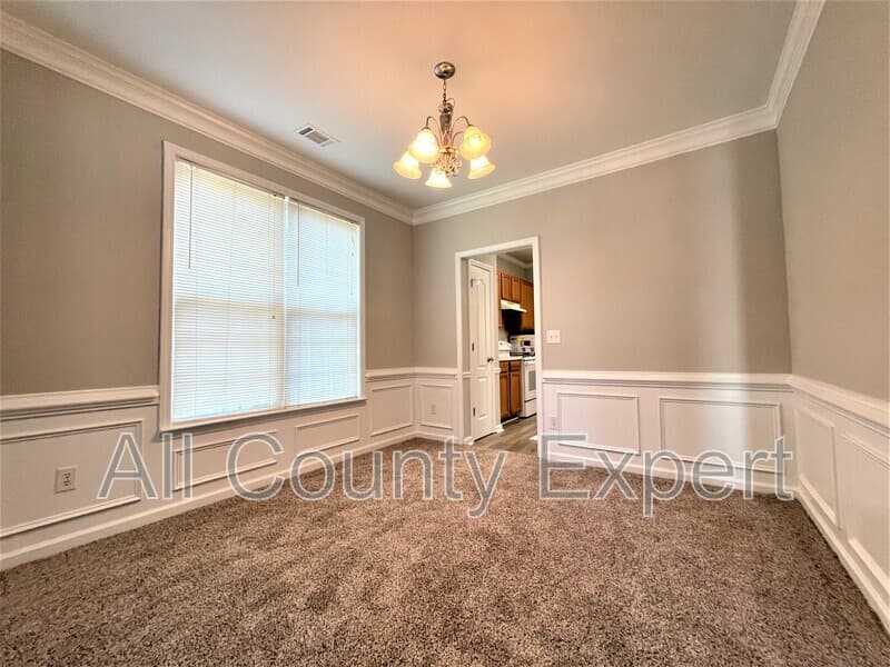 Snellville House: 2370 Temple View Ct