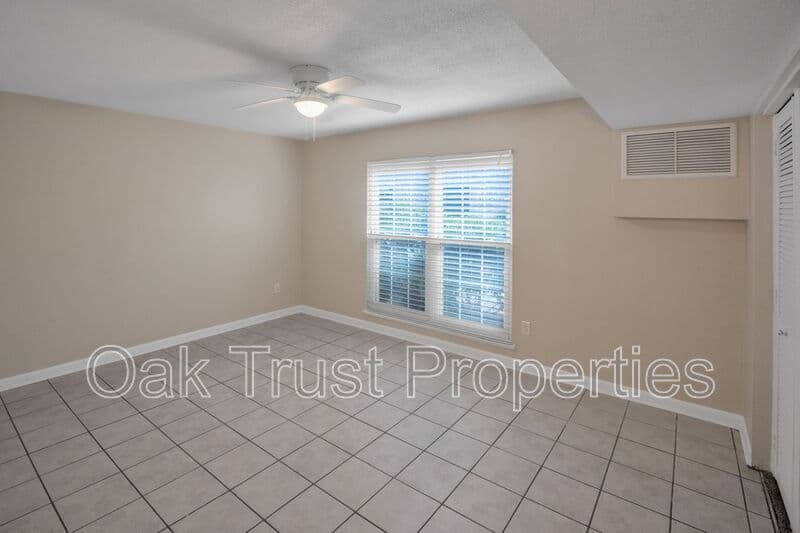 Charleston Condo: 874 S. Colony Dr 15B