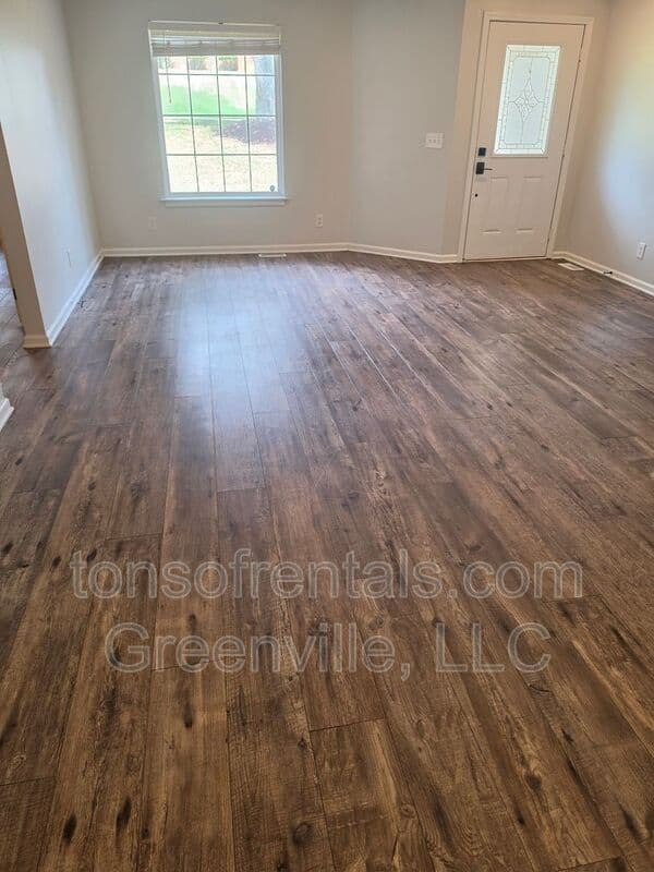 Greenville House: 100 Tanacross Way