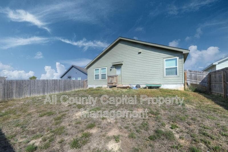 New Braunfels House: 1921 Cisticola