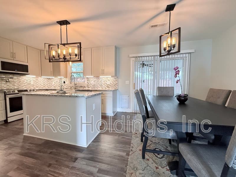 Raleigh House: 6920 Dawnalia Court
