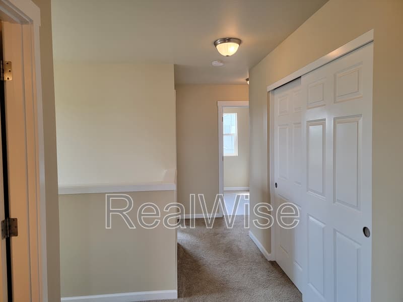 Bend House: 62727 Hawkview Rd