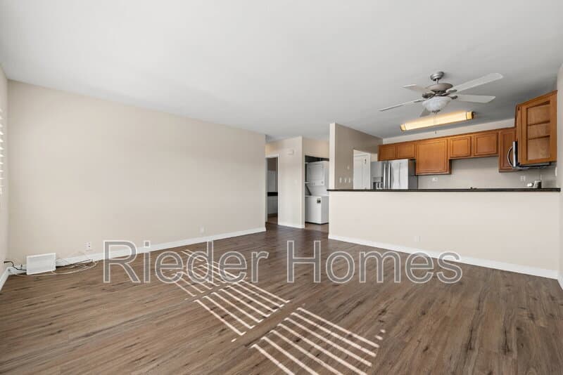 San Diego House: 6120 Decena Dr
