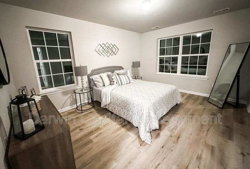 Monroe Condo: 988 Woodview Court
