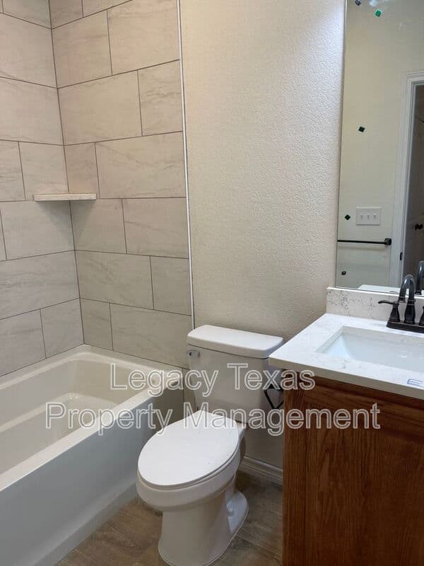 Cleburne House: 2321 CR 704 B