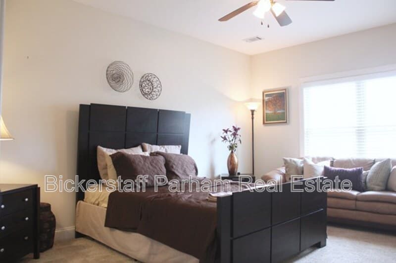 Columbus House: 7165 Bridgemill Drive