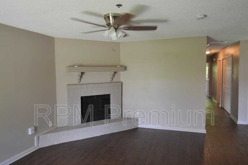 Baton Rouge House: 14835 Central Woods Ave.
