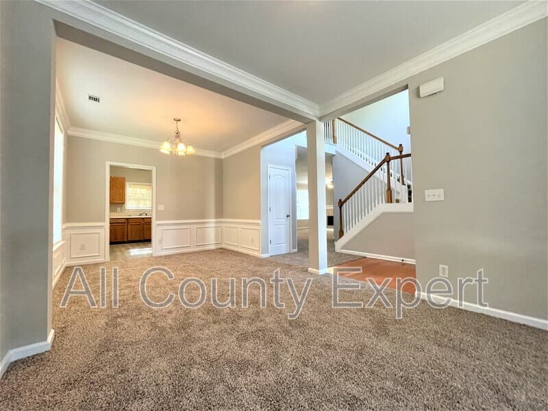 Snellville House: 2370 Temple View Ct