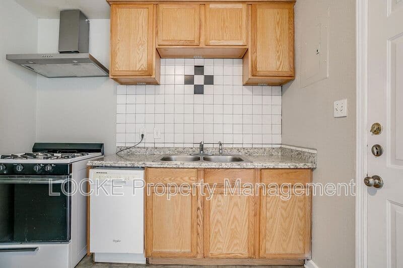 Fort Worth House: 3417 S University Dr