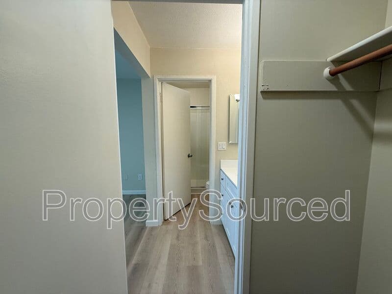 Modesto House: 317 De Vega Ct