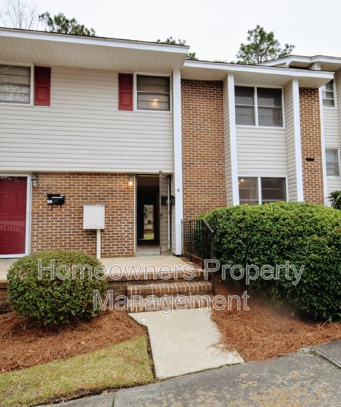 Fayetteville House: 599 Winding Creek Rd