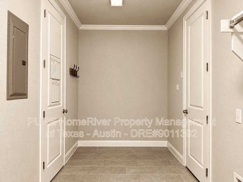 Leander House: 2416 Belen Dr