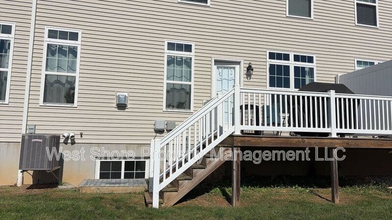 Mechanicsburg House: 1679 Haralson Drive