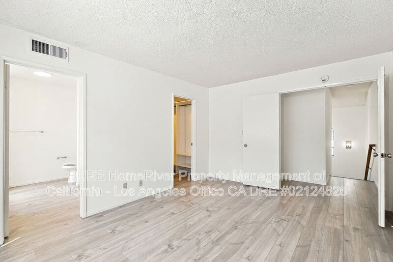 Torrance House: 2931 Plaza del Amo