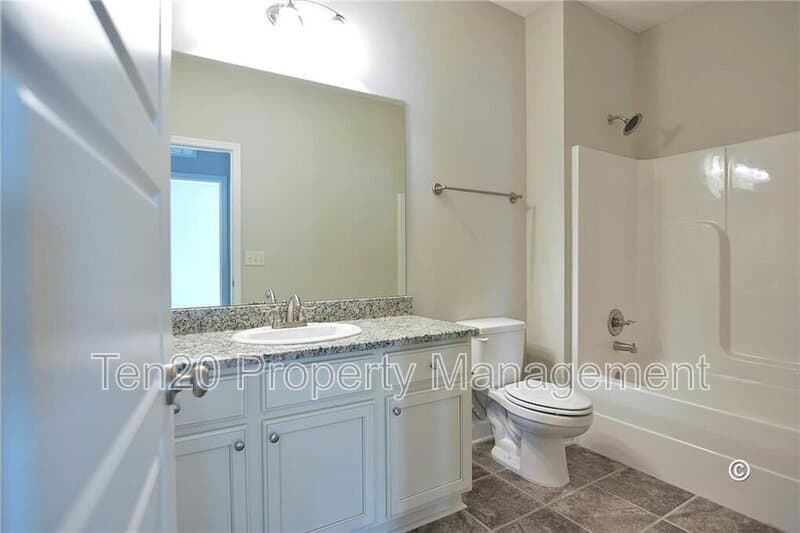 Smiths Station House: 128 Lee Road 2216