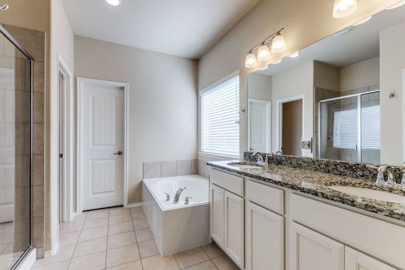 McKinney House: 9905 Beaver Dam Ln