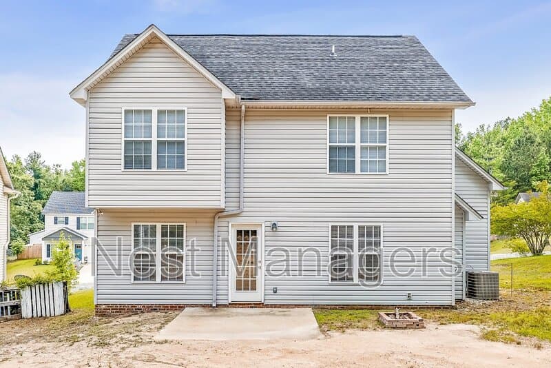 Fayetteville House: 519 Abbottswood Dr