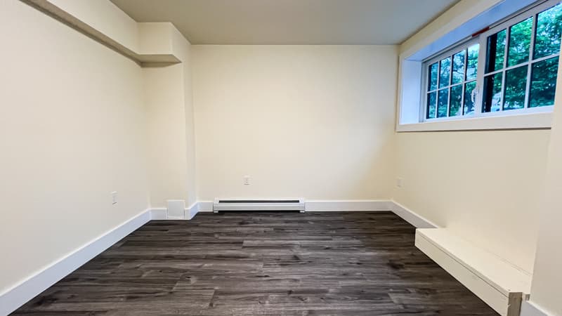 Burlington Condo: 21 Hungerford Terrace, Unit 3