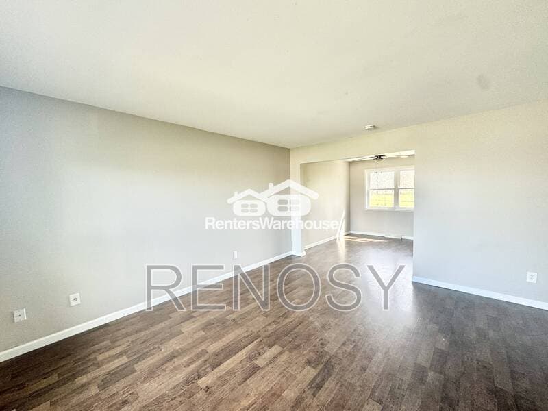 Des Moines House: 4924 Madison Ave