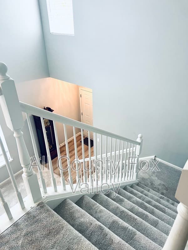 Hoffman Estates Townhome: 6090 Halloran Lane
